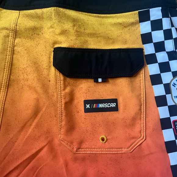 Hurley X NASCAR Phantom Eco Racetrack Board short - Picture 4 of 6